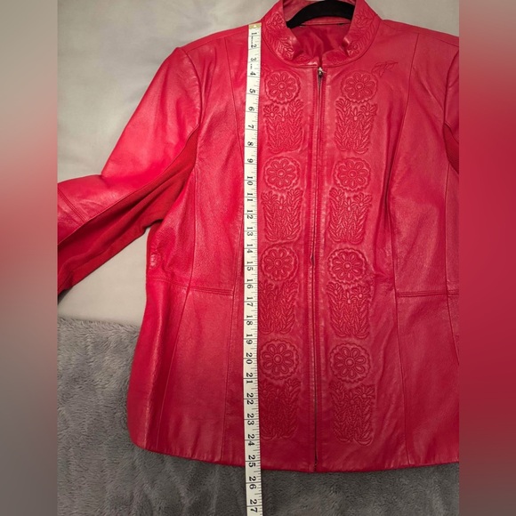 Red leather jacket embroidered - Picture 8 of 10